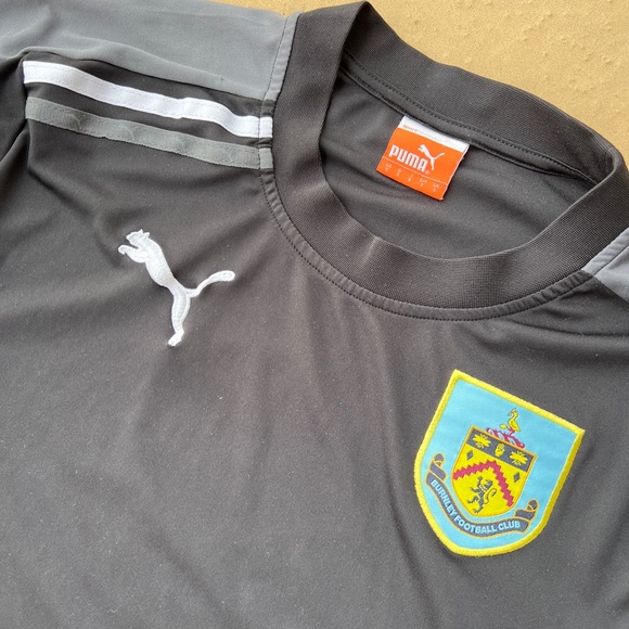 Brunley Soccer Training Puma Jersey - Picture 5 of 5